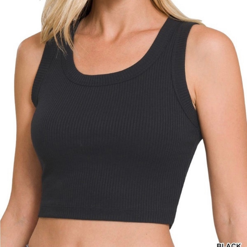 Zenana black ribbed crop tank M